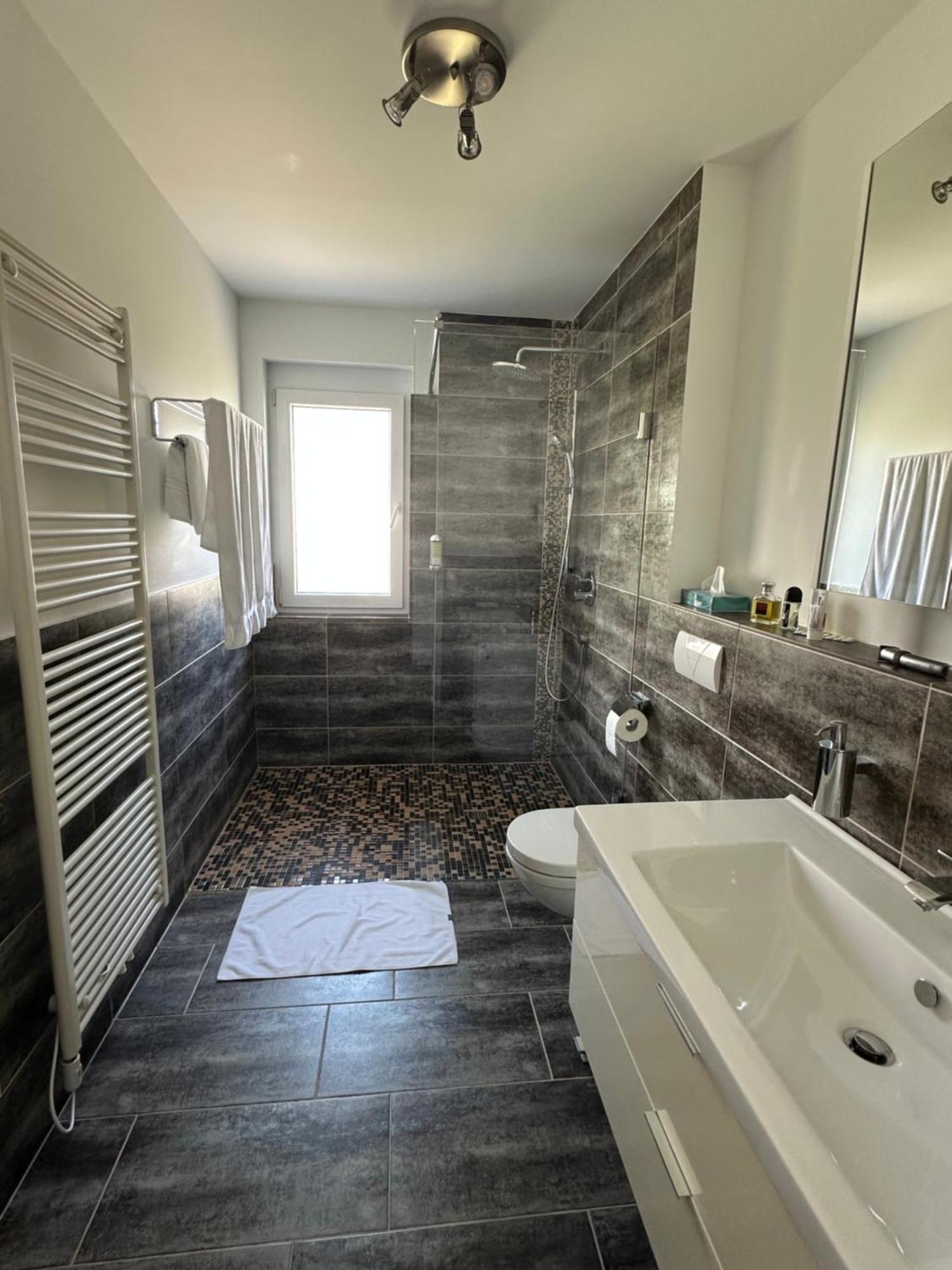 2-Zimmer-Ferienwohnung Mit Hotelservice Und 2 Balkons - Golf, Bike Und Wellness Im Markgraeflerland Bad Bellingen Exteriér fotografie